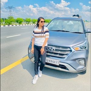 Meet your Posher, Ayushi